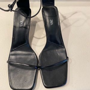 Zara sandals size 38
